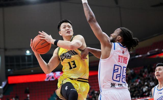 开云棋牌官网上海久事窗口期状态回暖；志在CBA季后赛名次提升；目标明确；心理建设被强调的简单介绍